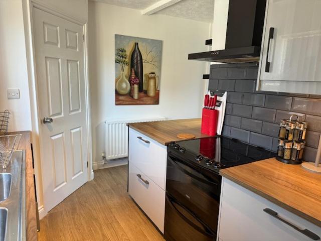Netflix Home Jacuzzi Gym Fast Wifi Ps5 Free Parking 2 Spaces Hereford Luaran gambar